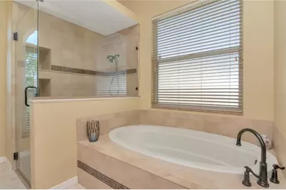 5132 Whispering Leaf Trail, Valrico, FL 33596 - Photo 17