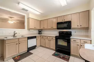 29418 Schinnecock Hills Ln, San Antonio, FL 33576 - Photo 11