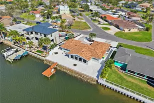 1391 Sea Gull Dr S, Saint Petersburg, FL 33707 - Photo 19