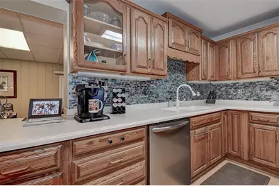 594 Deville Drive E, Largo, FL 33771 - Photo 9