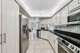 10073 S Yacht Club Dr, Treasure Island, FL 33706 - Photo 9