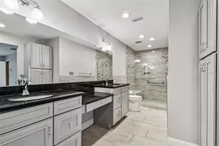 10073 S Yacht Club Dr, Treasure Island, FL 33706 - Photo 23