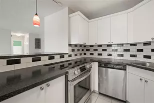 3315 58th Ave S, Saint Petersburg, FL 33712 - Photo 9