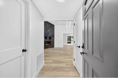 7905 Timberlane West Drive, Tampa, FL 33615 - Photo 5