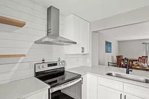 1722 Mill Run Cir, Tampa, FL 33613 - Photo 5