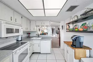 1430 Heather Ridge Blvd, Dunedin, FL 34698 - Photo 9