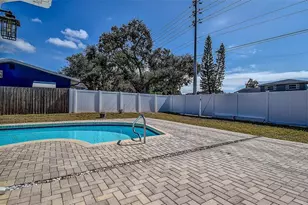 8601 139th St, Seminole, FL 33776 - Photo 15