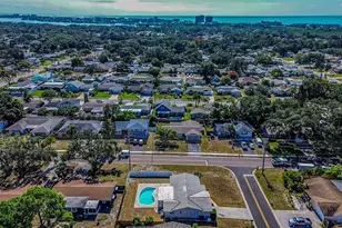 8601 139th St, Seminole, FL 33776 - Photo 7