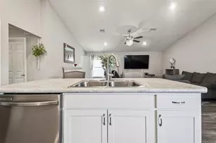 114 Eagle Summit Dr, Ruskin, FL 33570 - Photo 23