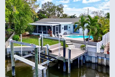 1389 47th Avenue NE, Saint Petersburg, FL 33703 - Photo 13