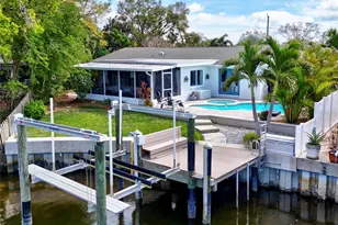 1389 47th Ave NE, Saint Petersburg, FL 33703 - Photo 13