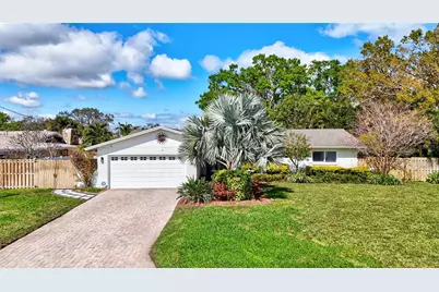 1389 47th Avenue NE, Saint Petersburg, FL 33703 - Photo 1