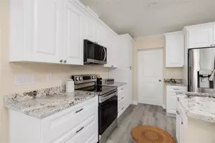 1440 Sea Gull Dr S, Saint Petersburg, FL 33707 - Photo 15