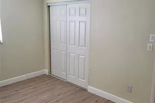 5563 58th St N, Kenneth City, FL 33709 - Photo 7