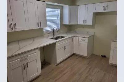 5563 58th Street N, Kenneth City, FL 33709 - Photo 5