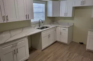 5563 58th St N, Kenneth City, FL 33709 - Photo 5