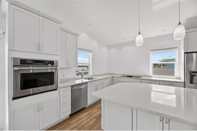 775 182nd Avenue E, Redington Shores, FL 33708 - Photo 9