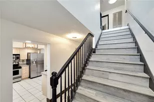 6301 Newtown Cir, Tampa, FL 33615 - Photo 5