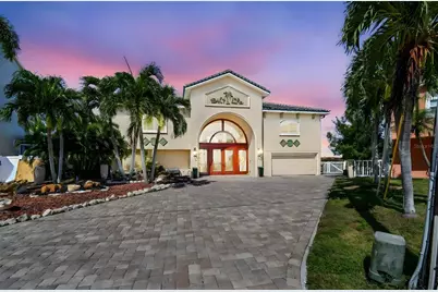 582 Johns Pass Avenue, Madeira Beach, FL 33708 - Photo 1