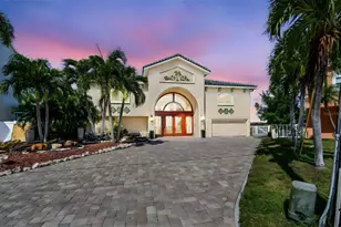 582 Johns Pass Ave, Madeira Beach, FL 33708 - Photo 1