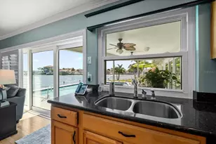 615 Harbor Is, Clearwater Beach, FL 33767 - Photo 13