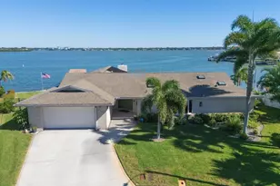 615 Harbor Is, Clearwater Beach, FL 33767 - Photo 29
