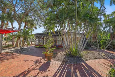 11921 Lagoon Lane, Treasure Island, FL 33706 - Photo 11
