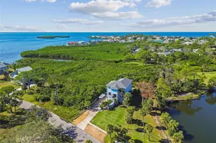 1602 Seabreeze Dr, Tarpon Springs, FL 34689 - Photo 1