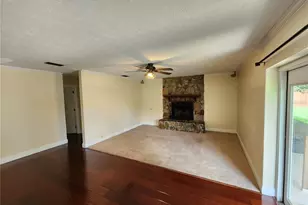 2403 Stonehill Ave, Valrico, FL 33594 - Photo 5