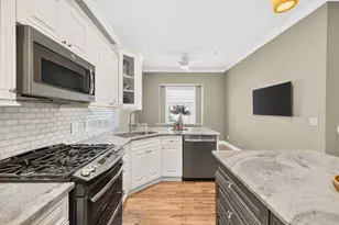 125 Brightwater Dr, Clearwater Beach, FL 33767 - Photo 7