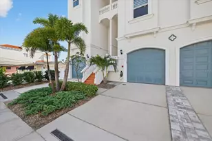 125 Brightwater Dr, Clearwater Beach, FL 33767 - Photo 3