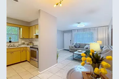 137 SE Jefferson Circle N, Saint Petersburg, FL 33703 - Photo 13