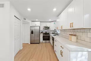 1325 Abbey Crescent Ln, Clearwater, FL 33759 - Photo 17