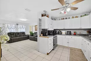 2839 19th St W, Bradenton, FL 34205 - Photo 13
