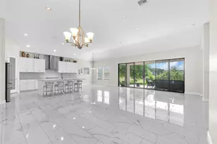 11305 Hawks Fern Dr, Riverview, FL 33569 - Photo 3