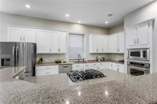 11505 Splendid Ln, Tampa, FL 33626 - Photo 9