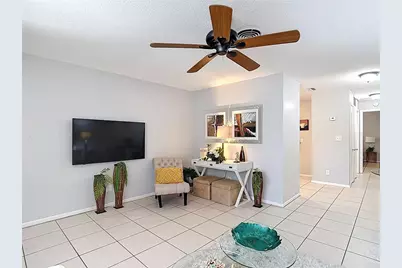 139 SE Jefferson Circle N, Saint Petersburg, FL 33703 - Photo 9