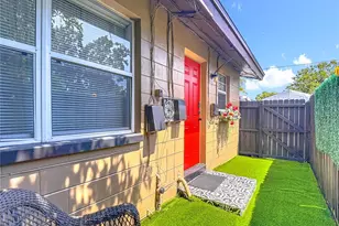 220 Southeast Jefferson Cir N, Saint Petersburg, FL 33703 - Photo 31