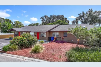 220 SE Jefferson Circle N, Saint Petersburg, FL 33703 - Photo 3