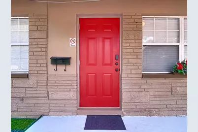 222 SE Jefferson Circle N, Saint Petersburg, FL 33703 - Photo 5