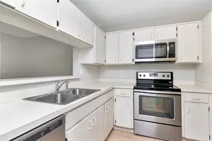 4127 Brentwood Park Cir, Tampa, FL 33624 - Photo 17