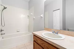 5727 Autumn Shire Dr, Zephyrhills, FL 33541 - Photo 23