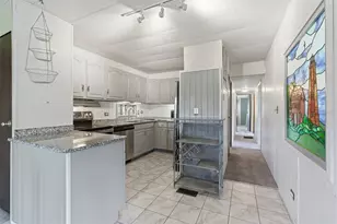 6147 Ridgewood Dr, Zephyrhills, FL 33542 - Photo 5