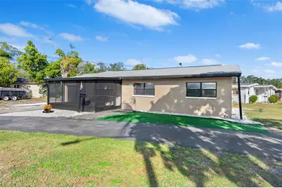 429 55th Avenue NE, Saint Petersburg, FL 33703 - Photo 3