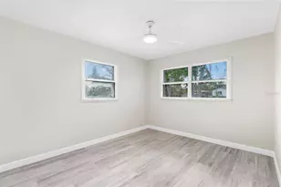 429 55th Ave NE, Saint Petersburg, FL 33703 - Photo 21