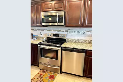 4650 Cove Circle #402, Saint Petersburg, FL 33708 - Photo 7