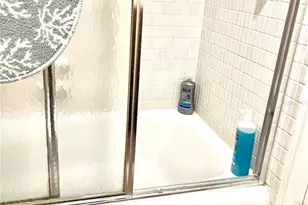 4650 Cove Cir, Saint Petersburg, FL 33708 - Photo 27