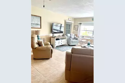 4650 Cove Circle #402, Saint Petersburg, FL 33708 - Photo 11