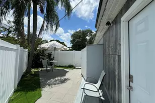 2702 Campus Hill Dr, Tampa, FL 33612 - Photo 35