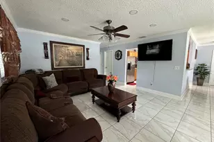 2702 Campus Hill Dr, Tampa, FL 33612 - Photo 7